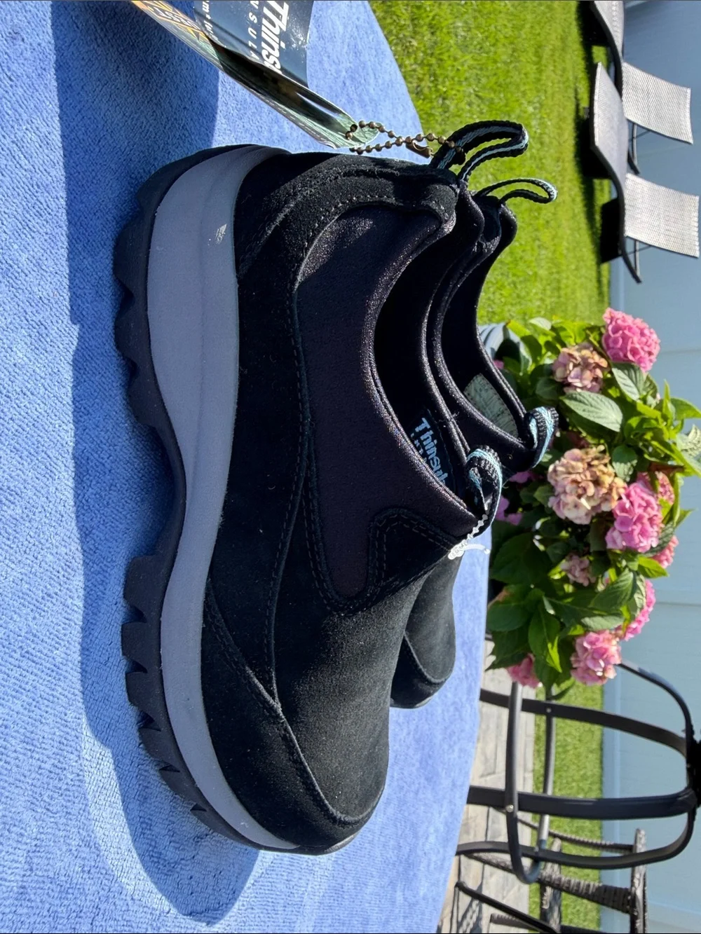 3M Thinsulate Black Slip-On Sneakers with Light Blue Accents